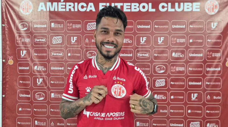 Meia Alisson Taddei é apresentado pelo América-RN