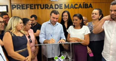 Prefeito Emídio Jr. assina ordem de serviço para obras de pavimentação em Lagoa Seca, Porteiras e Tabatinga