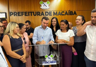 Prefeito Emídio Jr. assina ordem de serviço para obras de pavimentação em Lagoa Seca, Porteiras e Tabatinga