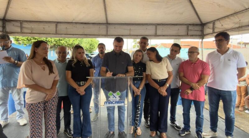 Prefeito Emídio Jr. assina ordem de serviço para construção de complexo esportivo na Vila São José