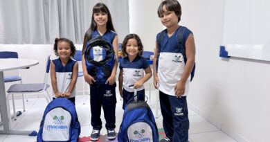 Prefeitura de Macaíba inicia entrega de fardamento e kit escolar aos alunos da rede municipal de ensino