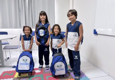 Prefeitura de Macaíba inicia entrega de fardamento e kit escolar aos alunos da rede municipal de ensino