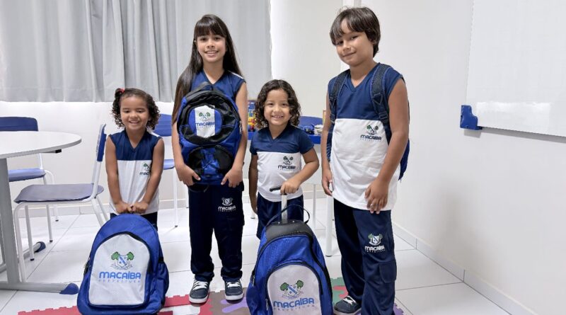 Prefeitura de Macaíba inicia entrega de fardamento e kit escolar aos alunos da rede municipal de ensino