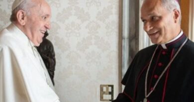 Papa Leão XIV cita Francisco em 1ª missa de Páscoa sem o antecessor