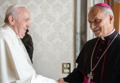 Papa Leão XIV cita Francisco em 1ª missa de Páscoa sem o antecessor