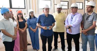 Prefeito Jaime Calado vistoria obras do Hospital Geral de São Gonçalo