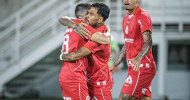 América elimina o Fluminense-PI e fica a dois mata-matas do acesso à Série C